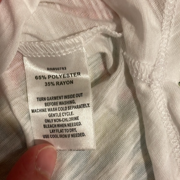 Rosie Harlow Free Hugs Tank Top - Picture 6 of 8